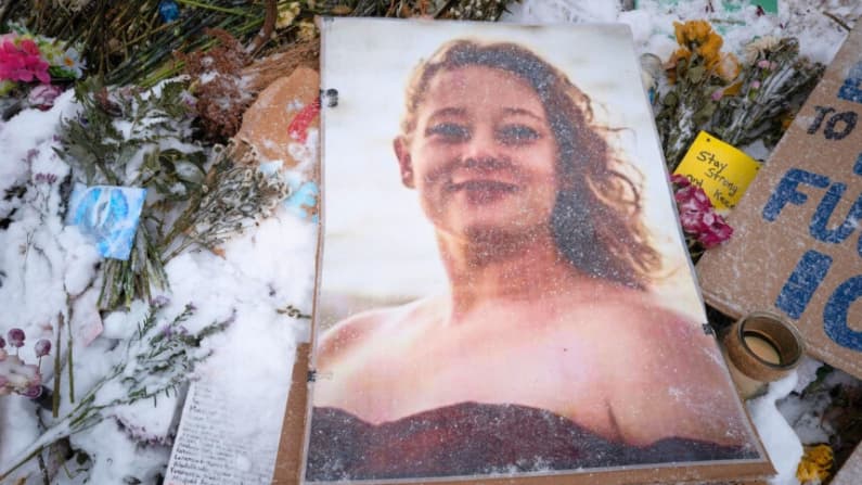 Familiares de Renee Good demandan al gobierno y a agentes de ICE por un tiroteo mortal