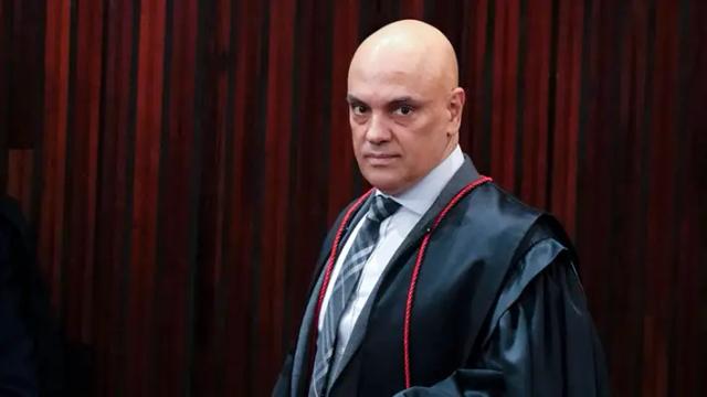 El presidente del Supremo Tribunal de Brasil, Alexandre de Moraes, llega a una audiencia judicial en Brasilia, Brasil, el 22 de junio de 2023. (Eraldo Peres/AP Photo)