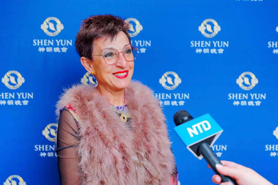 "Una lástima que Shen Yun no se pueda presentar en su país", dice restauradora española