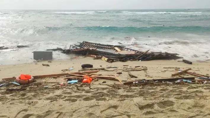 25 muertos al naufragar barco que transportaba futbolistas en el Congo