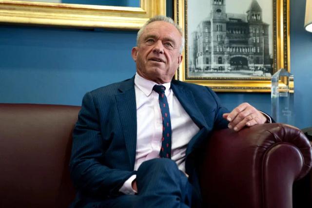 Robert F. Kennedy Jr. durante una reunión en el Capitolio el 9 de enero de 2025. (Allison Robbert/AFP)
