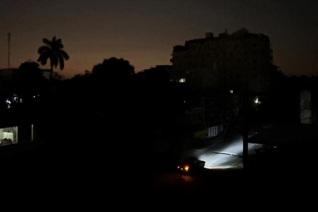 Cuba sufre otro apagón masivo que deja a millones de personas sin luz