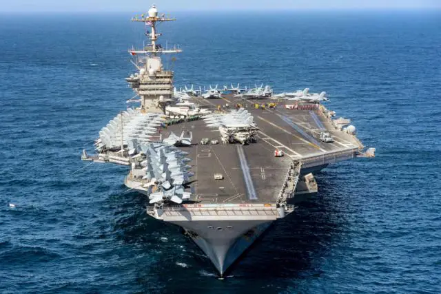 El portaaviones USS Harry S. Truman (CVN 75) transita por el mar Arábigo el 4 de marzo de 2020. (Foto de la Marina de los EE. UU. por el especialista en comunicación de masas de tercera clase Maxwell Higgins)