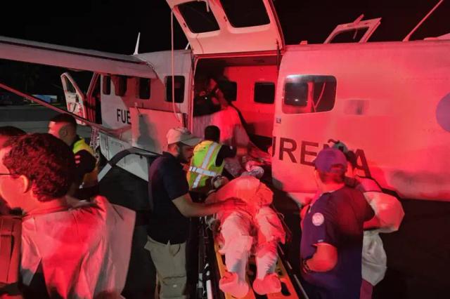 Un avión comercial de una línea local Lansa cayó el 17 de marzo de 2025 al mar un minuto después de haber despegado del Aeropuerto Internacional Juan Manuel Gálvez, de la isla de Roatán, en el Caribe de Honduras, informó una fuente oficial. EFE/Fuerzas Armadas Honduras