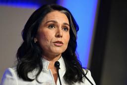 La directora de Inteligencia Nacional de EE. UU., Tulsi Gabbard, habla en Nueva Delhi, India, el 18 de marzo de 2025. (Sajjad Hussain/AFP vía Getty Images)