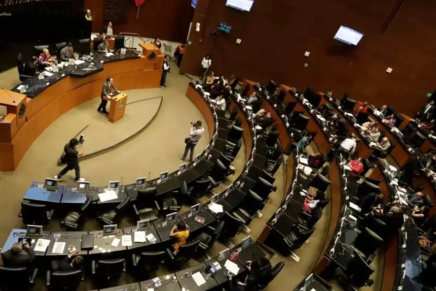 Imagen de archivo de la vista general de una sesión plenaria del Senado de México, en la Ciudad de México (México). EFE/Madla Hartz