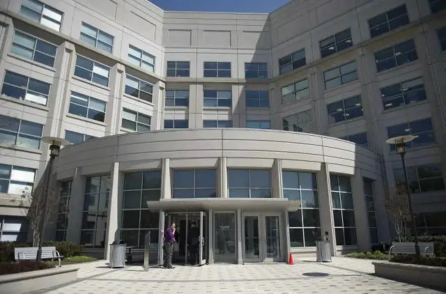 El edificio Liberty Crossing, sede de la Oficina del Director de Inteligencia Nacional, en McLean, Virginia, el 24 de abril de 2015. (Jim Watson/AFP a través de Getty Images)
