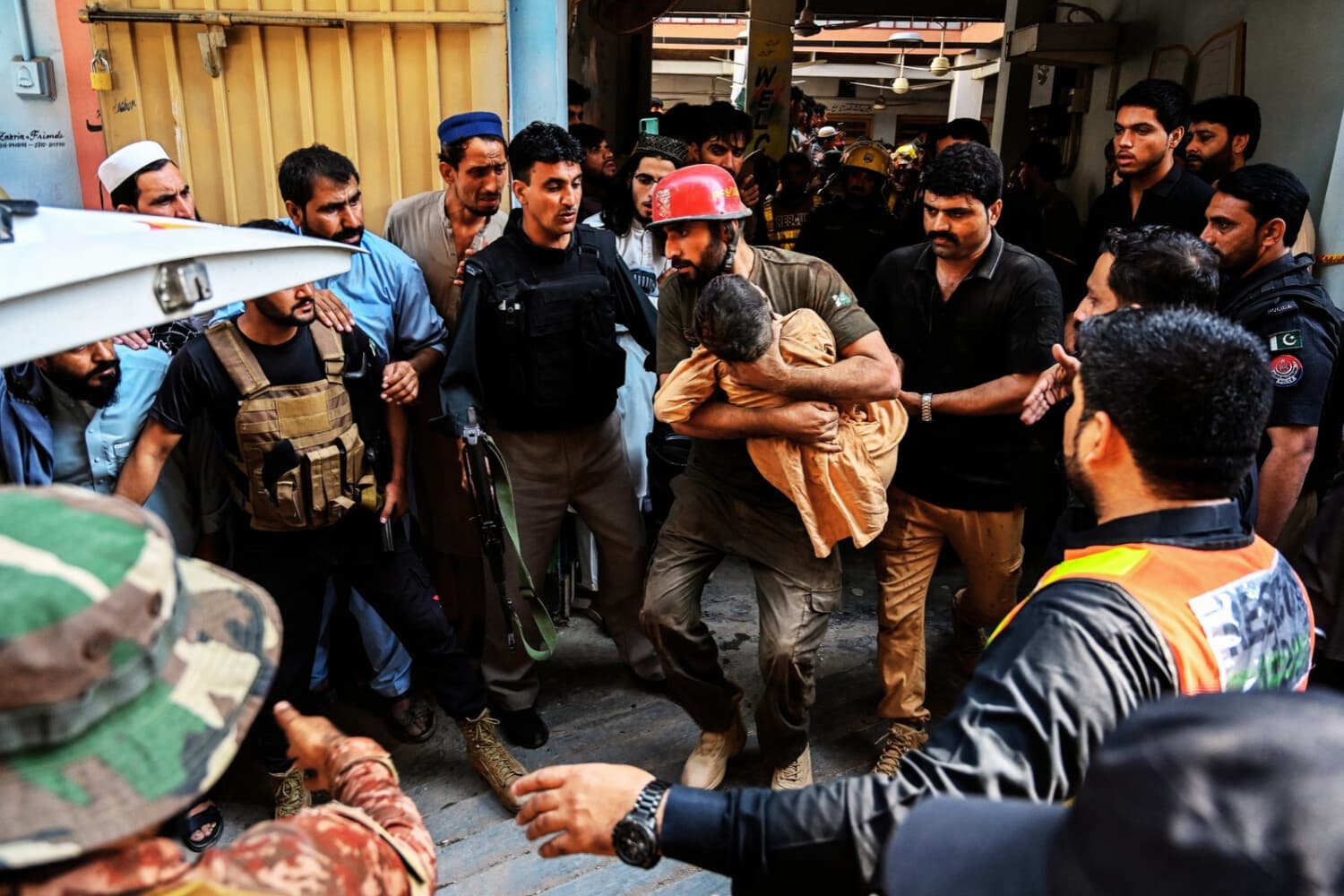 La cifra mortal sube a 28 en Pakistán y los equipos concluyen las labores de rescate