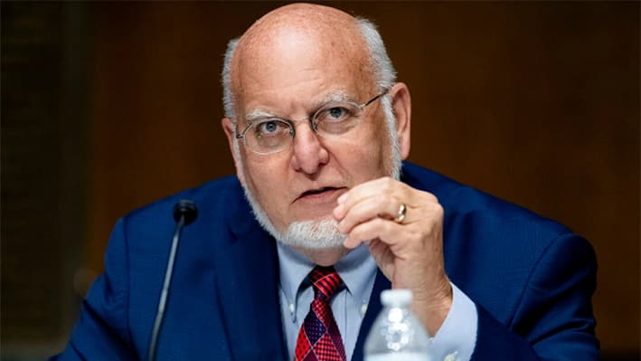 El Dr. Robert Redfield, entonces director de los Centros para el Control y la Prevención de Enfermedades, testifica en el Capitolio el 2 de julio de 2020. (Saul Loeb/Pool/Getty Images)