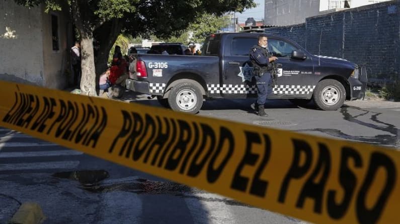En la imagen de archivo se ve una cinta policial en México. (EFE/Francisco Guasco)