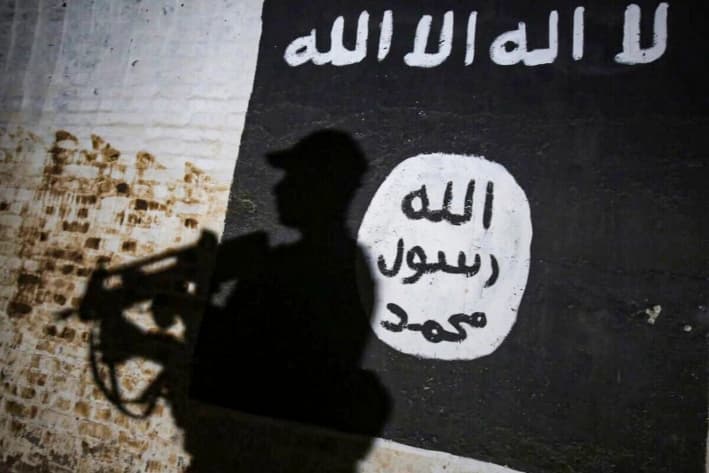 El logotipo del grupo terrorista ISIS en la aldea de Albu Sayf, Irak, el 1 de marzo de 2017. (Ahmad Al-Rubaye/AFP vía Getty Images)