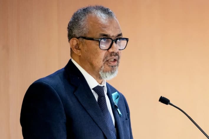 El Dr. Tedros Adhanom Ghebreyesus, director general de la Organización Mundial de la Salud, habla en Ginebra, el 19 de mayo de 2025. (Fabrice Coffrini/AFP vía Getty Images)