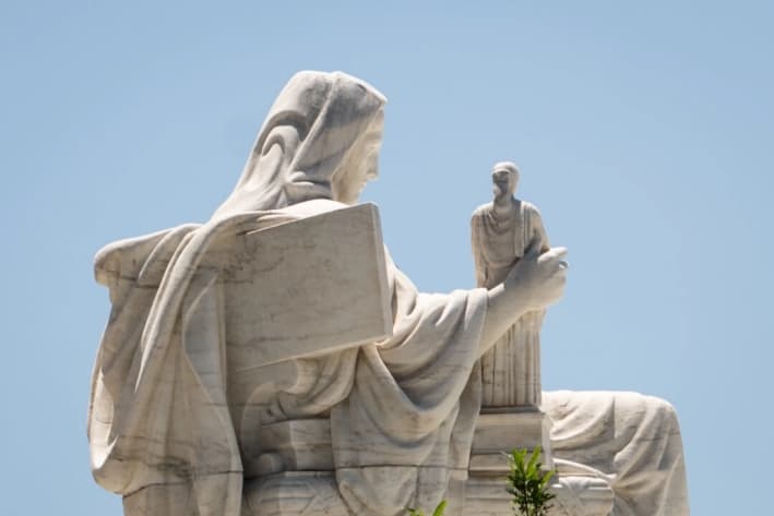 La estatua de la Contemplación de la Justicia en el edificio de la Corte Suprema de Estados Unidos, en Washington, el 19 de mayo de 2025. (Madalina Vasiliu/The Epoch Times)