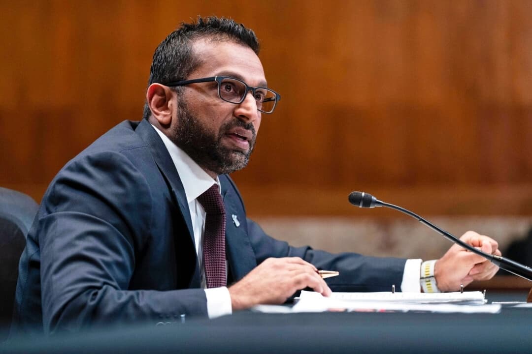 El director del FBI, Kash Patel, testifica ante un comité del Senado en el Capitolio, en Washington, el 8 de mayo de 2025. (José Luis Magana/AP Photo)