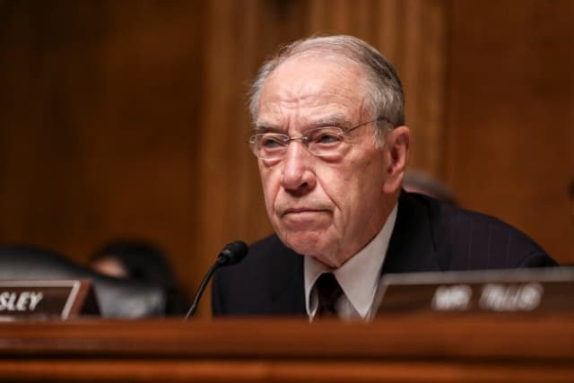El senador Chuck Grassley (R-Iowa) durante una audiencia del Comité Judicial del Senado en el Capitolio de EE. UU., el 22 de octubre de 2019. (Charlotte Cuthbertson/The Epoch Times)