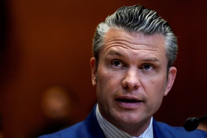 El secretario de Defensa, Pete Hegseth, asiste a una audiencia del Comité de Asignaciones del Senado sobre la solicitud de presupuesto para el Departamento de Defensa, en el Capitolio de EE. UU., el 11 de junio de 2025. (Elizabeth Frantz/Reuters)