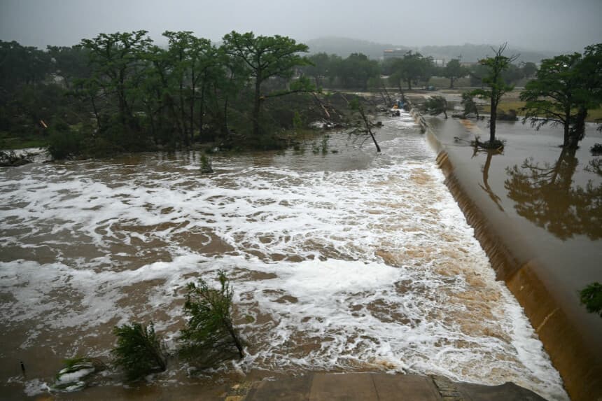 Inundación causada por una crecida repentina en el río Guadalupe en Kerrville, Texas, el 5 de julio de 2025. (Ronaldo Schemidt/AFP vía Getty Images).