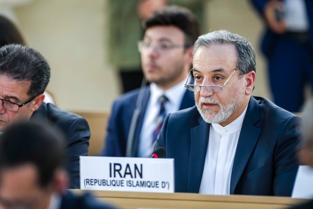 El ministro de Asuntos Exteriores iraní, Abbas Araghchi, habla durante la 59.ª sesión del Consejo de Derechos Humanos en la sede europea de las Naciones Unidas en Ginebra, el 20 de junio de 2025. (Martial Trezzini/Keystone vía AP)