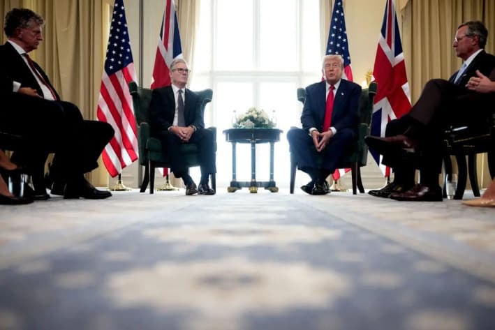Trump analiza con Starmer las opciones para el estrecho de Ormuz