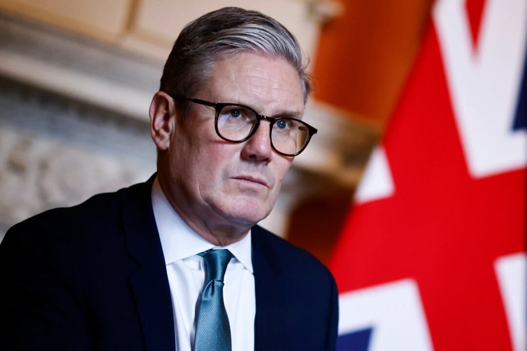 El primer ministro británico, Keir Starmer, en el número 10 de Downing Street, en Londres, Inglaterra, el 16 de julio de 2024. (Benjamin Cremel/WPA Pool/Getty Images)