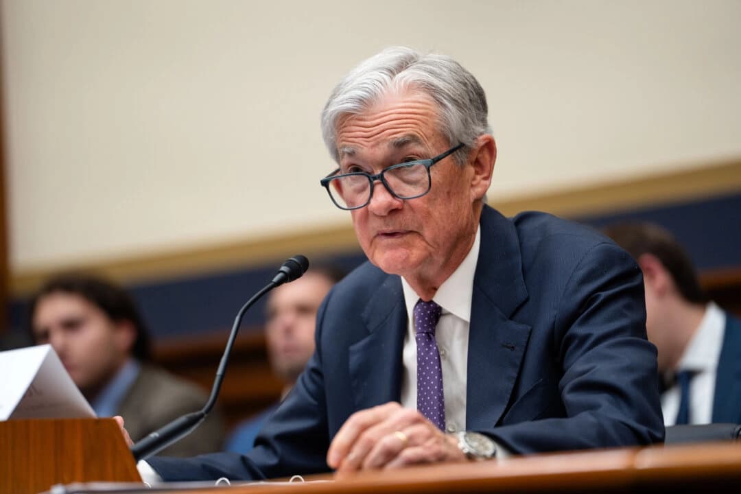 El presidente de la Reserva Federal, Jerome Powell, testifica ante el Comité de Política Monetaria de la Cámara de Representantes en Washington el 12 de febrero de 2025. (Madalina Vasiliu/The Epoch Times).