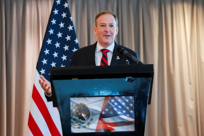 El administrador de la Agencia de Protección Ambiental (EPA), Lee Zeldin, habla en la Ciudad de México, México, el 24 de julio de 2025. (Raquel Cunha/Reuters)