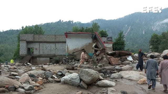 Daños causados por las inundaciones en Buner, Pakistan. (EFE/EPA/STRINGER)