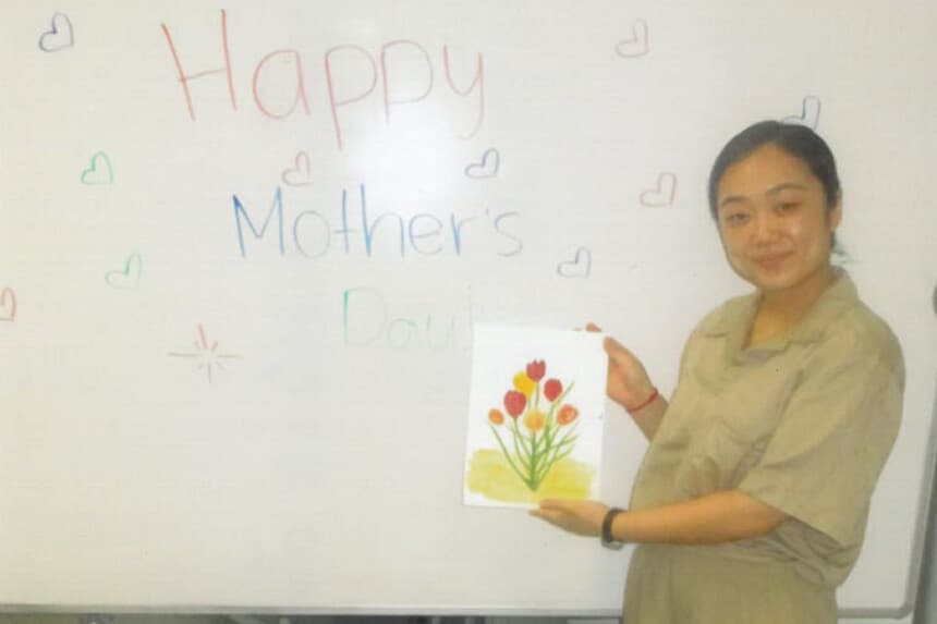 Yiyi Chen en el Centro de Detención Metropolitano de Nueva York. (Foto presentada en documentos judiciales el 21 de agosto de 2025).