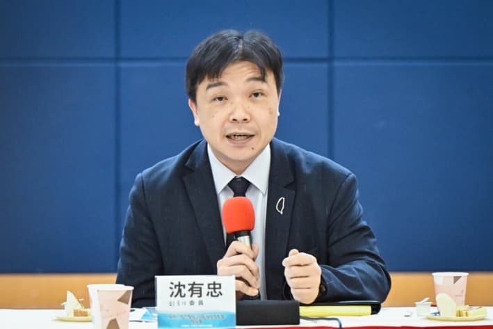 Shen Yu-chung, viceministro del Consejo de Asuntos Continentales de Taiwán, habla en un seminario académico en Taipéi, Taiwán, el 1 de septiembre de 2025. (Sung Pi-lung/The Epoch Times)