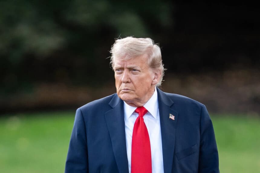 El presidente Donald Trump abandona la Casa Blanca el 11 de septiembre de 2025. Madalina Kilroy/The Epoch Times