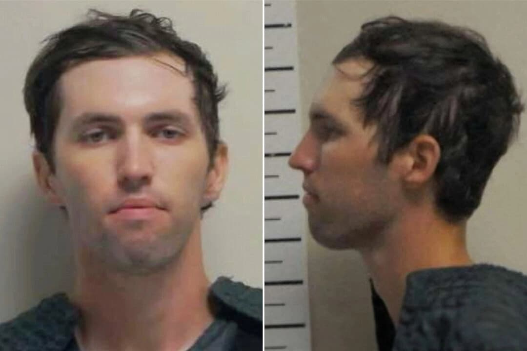 Una foto policial muestra a Tyler Robinson, sospechoso del asesinato a tiros del comentarista conservador estadounidense Charlie Kirk durante un evento en la Universidad del Valle de Utah, en Orem, Utah, en esta foto publicada por el Departamento de Seguridad Pública de Utah, el 12 de septiembre de 2025. (Departamento de Seguridad Pública de Utah/Handout vía Reuters)