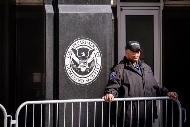 El edificio del Servicio de Inmigración y Control de Aduanas de Estados Unidos en Washington, el 25 de marzo de 2024. (Madalina Vasiliu/The Epoch Times).