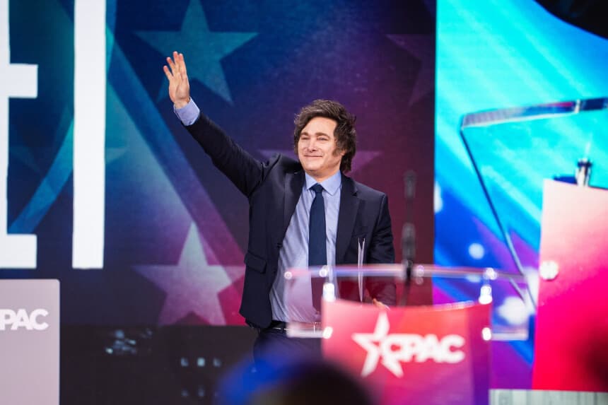El presidente argentino Javier Milei llega para intervenir durante la conferencia anual CPAC en el Gaylord National Resort & Convention Center de National Harbor, en Oxon Hill (Maryland), el 22 de febrero de 2025. (Madalina Vasiliu/The Epoch Times).