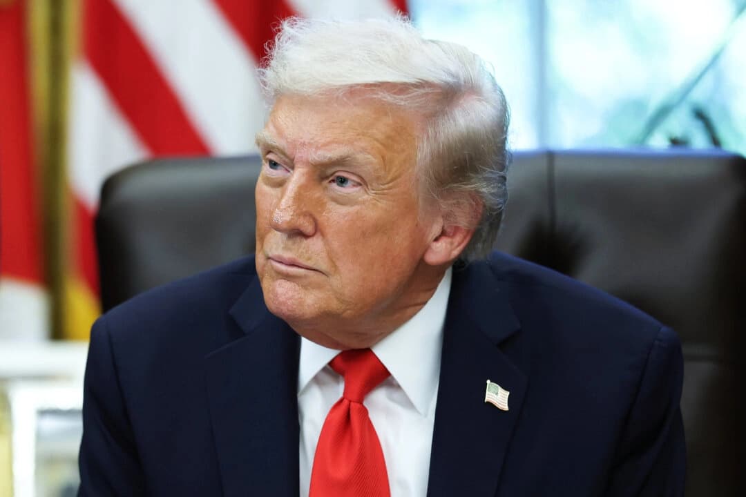 Trump participa en maratón histórica de lectura bíblica para celebrar el 250.° aniversario de EE. UU.