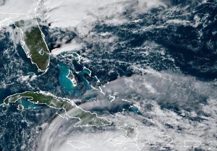 Esta imagen satelital proporcionada por la Administración Nacional Oceánica y Atmosférica muestra el huracán Melissa, el 27 de octubre de 2025. (NOAA vía AP)