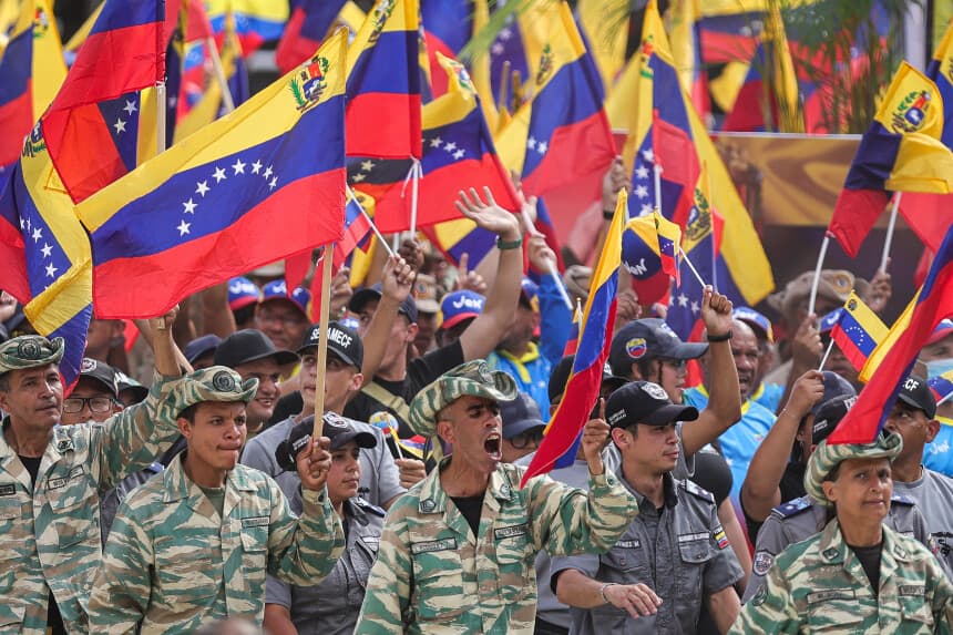 Soldados desfilan durante el desfile militar como parte de las celebraciones del 214.º aniversario de la independencia de Venezuela el 5 de julio de 2025 en Caracas, Venezuela. (Foto de Jesús Vargas/Getty Images)