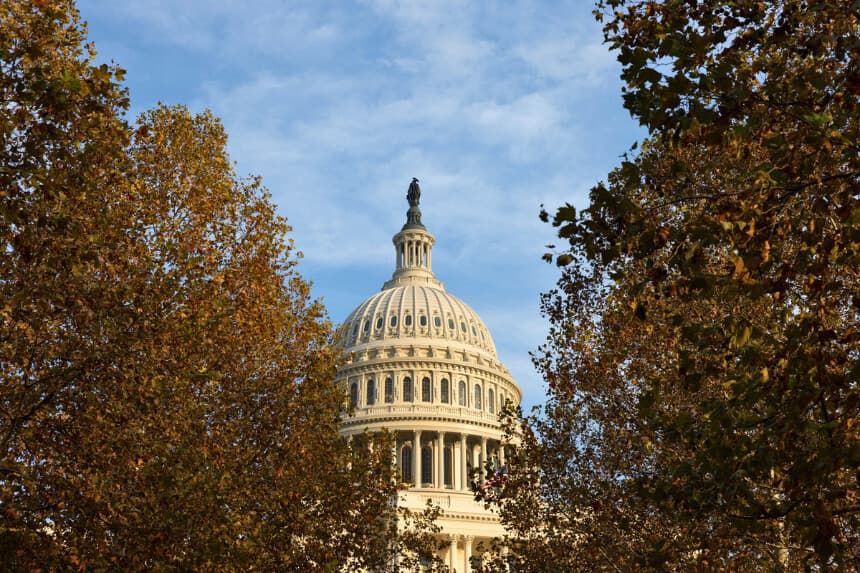 WASHINGTON, DC - 9 DE NOVIEMBRE: El Capitolio de los Estados Unidos el 9 de noviembre de 2025, en Washington, DC. (Foto de Anna Rose Layden/Getty Images).