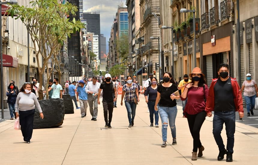Vista general de la afluencia de personas en el Centro histórico de Ciudad de México. (Fotografía de archivo. EFE/Jorge Núñez)