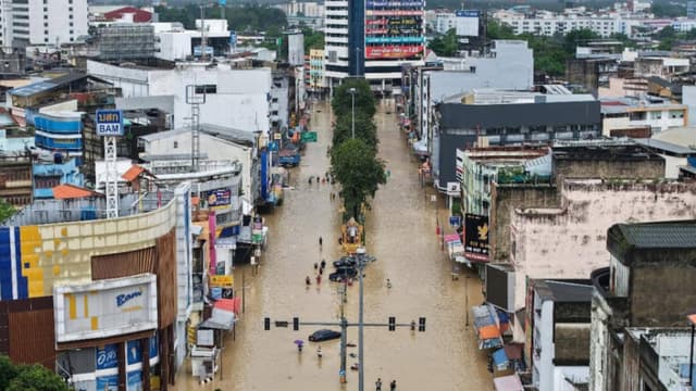 Las precipitaciones de los últimos días en Tailandia dejan un balance preliminar de 41 muertos y 2.7 millones de afectados en 20 provincias. (EFE/ Departamento de Relaciones Públicas de Songkhla)