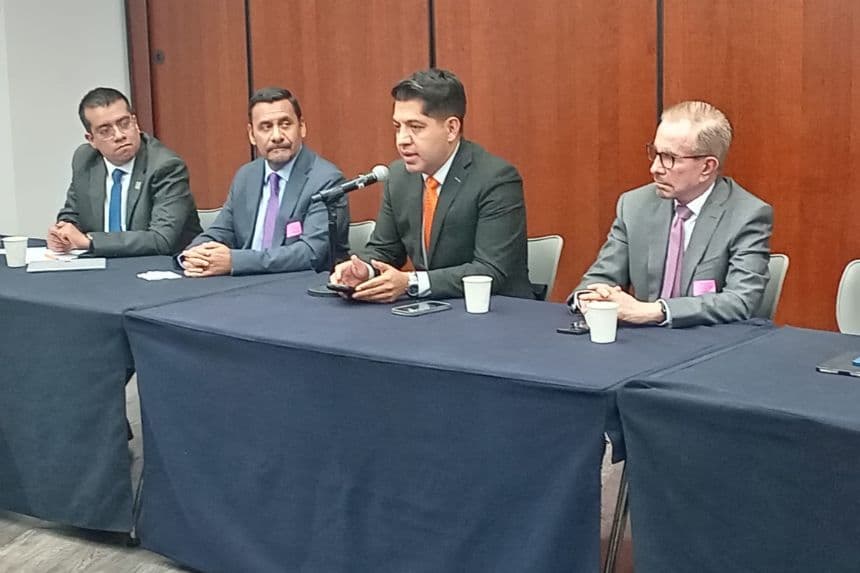 El senador Emmanuel Reyes Carmona en el cierre de los “Foros de Diagnóstico Sectorial del T-MEC”. (Jorge Francomárquez / The Epoch Times)