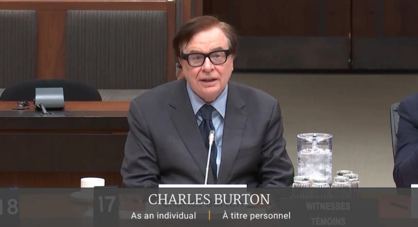 El experto en China, Charles Burton, testifica ante el Comité de Procedimiento y Asuntos Internos de la Cámara de los Comunes, el 27 de noviembre de 2025. (Cámara de los Comunes/Captura de pantalla vía The Epoch Times)