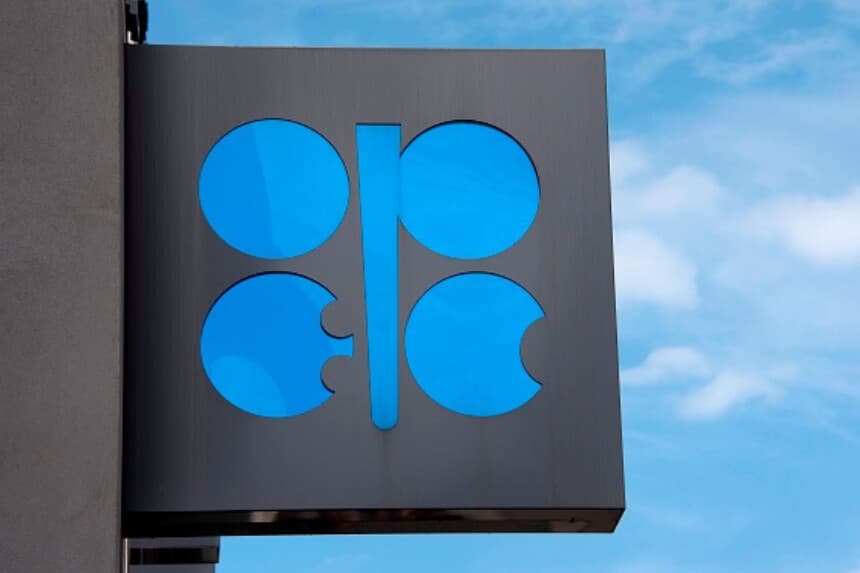 El logotipo de la OPEP se ve en la sede de la OPEP en Viena el 24 de mayo de 2017, en vísperas de la reunión de la Organización de Países Exportadores de Petróleo (OPEP). (JOE KLAMAR/AFP a través de Getty Images).