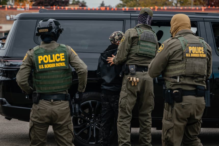 Agentes federales de inmigración en labores. (Jamie Kelter Davis/Getty Images)