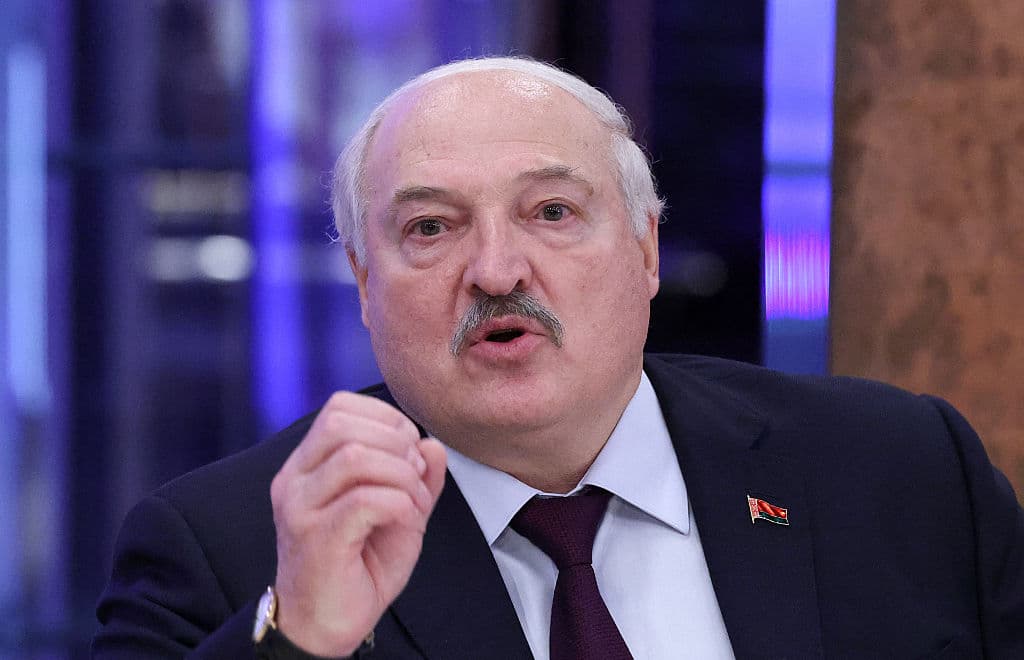 El presidente de Bielorrusia, Alexander Lukashenko, habla durante una reunión del foro internacional World Atomic Week, dedicado a la industria nuclear mundial, en Moscú, el 25 de septiembre de 2025. (Foto de Evgenia Novozhenina / POOL / AFP) (Foto de EVGENIA NOVOZHENINA/POOL/AFP a través de Getty Images)