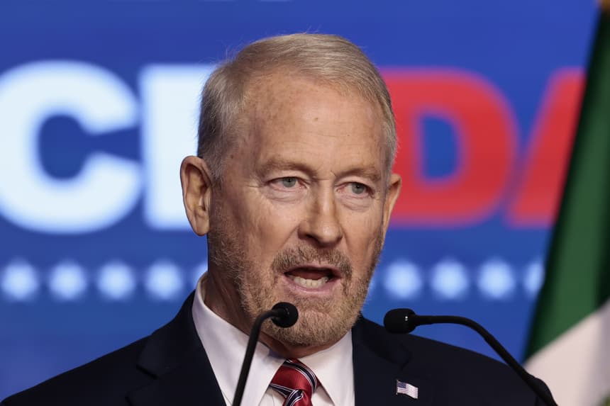 El embajador de Estados Unidos en México, Ronald Johnson, habla durante una conferencia de prensa en la residencia de la embajada en Ciudad de México (Imagen de archivo. EFE/ José Méndez)
