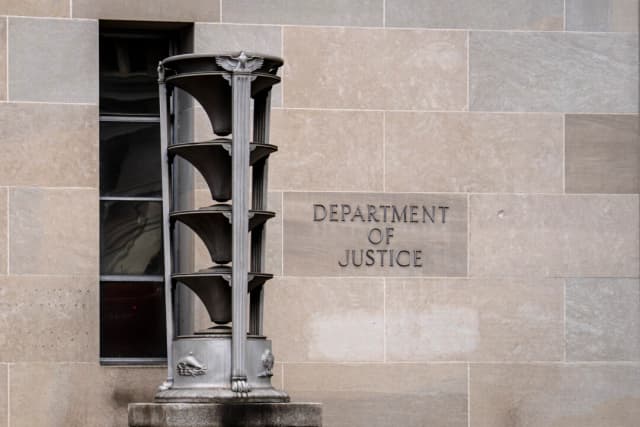 El edificio del Departamento de Justicia, en Washington, el 7 de agosto de 2025. (Madalina Kilroy/The Epoch Times)