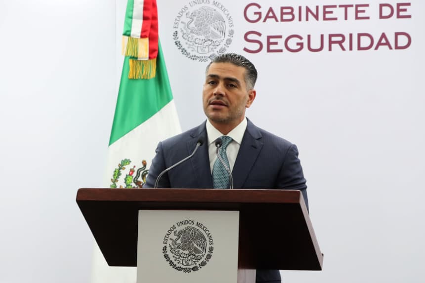El titular de la Secretaría de Seguridad y Protección Ciudadana, Omar García Harfuch, habla durante una conferencia de prensa este domingo, en Ciudad de México. (EFE/ Mario Guzmán)