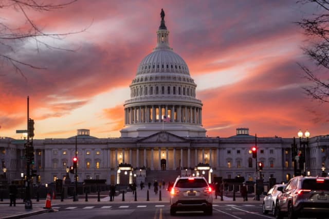 El Capitolio de Estados Unidos al atardecer en Washington el 12 de enero de 2026. (Madalina Kilroy/The Epoch Times)
