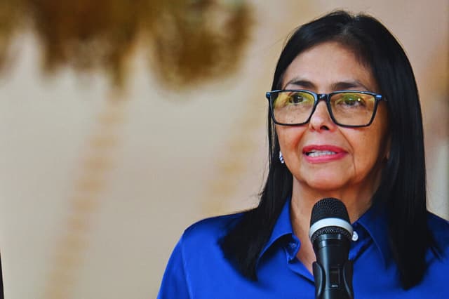 La presidenta interina de Venezuela, Delcy Rodríguez, habla durante una conferencia de prensa en el Palacio Presidencial de Miraflores, en Caracas, el 14 de enero de 2026. (Juan BARRETO / AFP vía Getty Images)