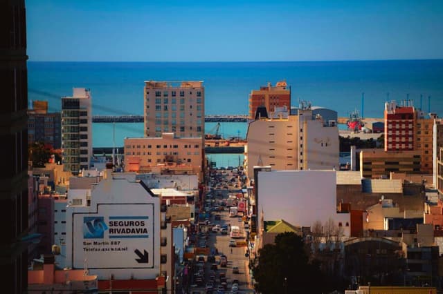 Vista de Comodoro Rivadavia, en la provincia patagónica de Chubut, Argentina, el 11 de septiembre de 2019. (RONALDO SCHEMIDT/AFP a través de Getty Images)